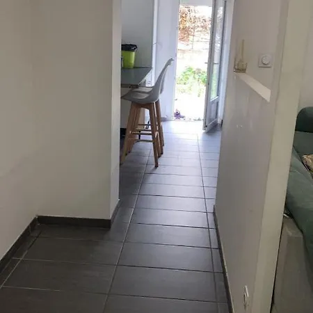 Location T3 Meuble Avec Jardin بزييه